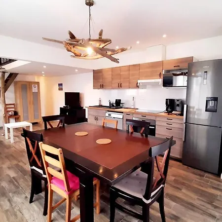 Holiday home Au Bois Flotte D'eau D'ange *
