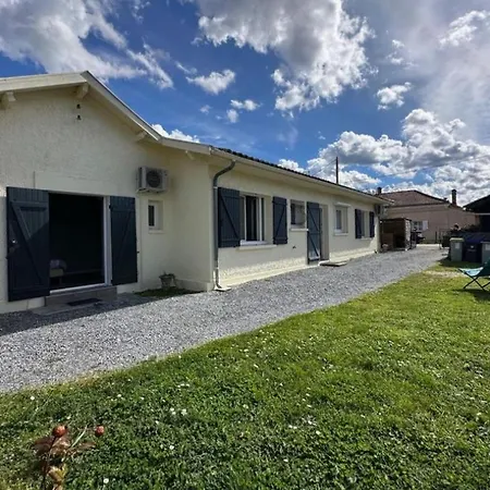 Holiday home Au Bois Flotte D'eau D'ange