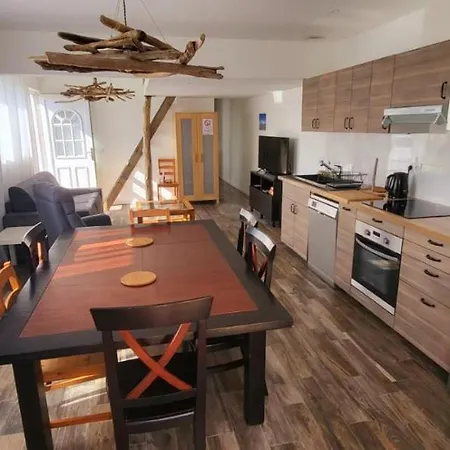 Holiday home Au Bois Flotte D'eau D'ange *